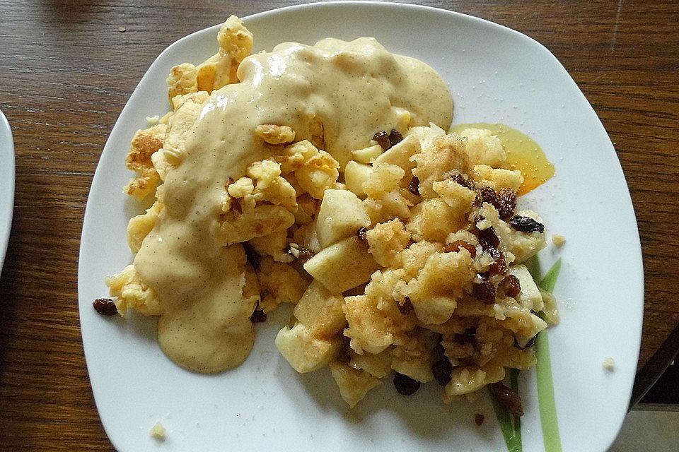 Kaiserschmarrn mit karamellisierten Äpfeln