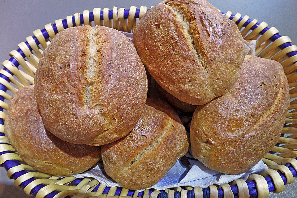 Brötchen mit Milchkefir