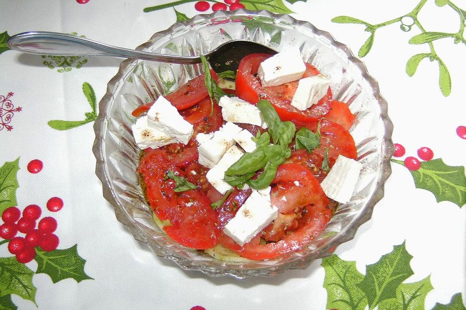 Tomatensalat mit Feta - Käse