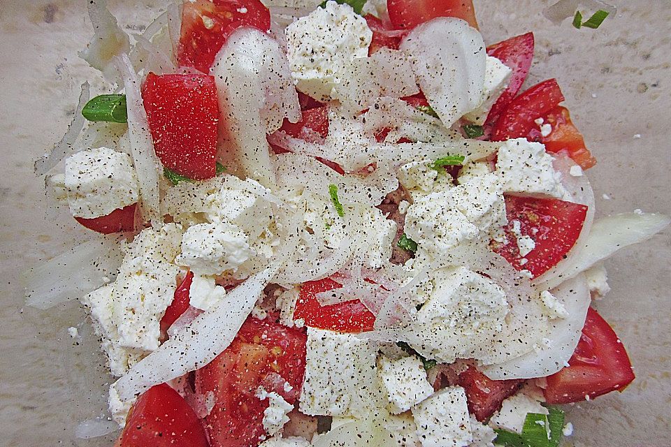 Tomatensalat mit Feta - Käse