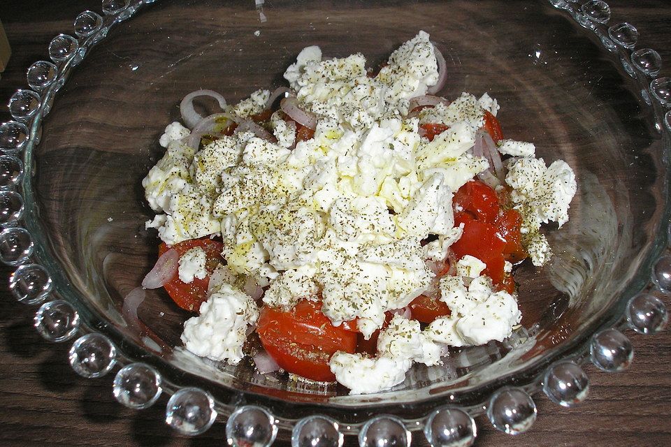 Tomatensalat mit Feta - Käse