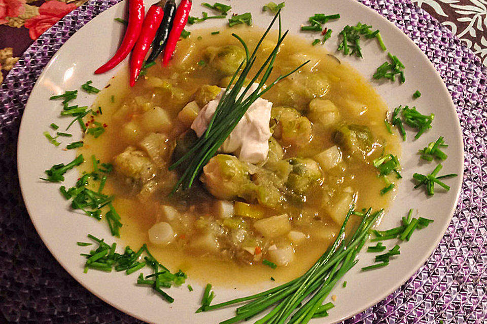 Rosenkohlsuppe mit Lauch