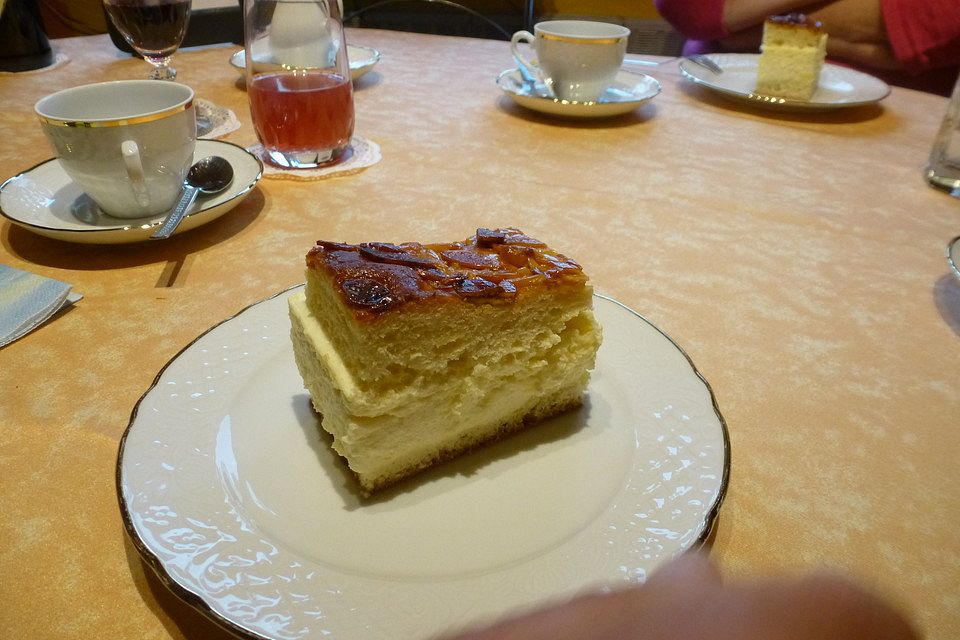 Bienenstich mit Orangen - Eierlikörcreme