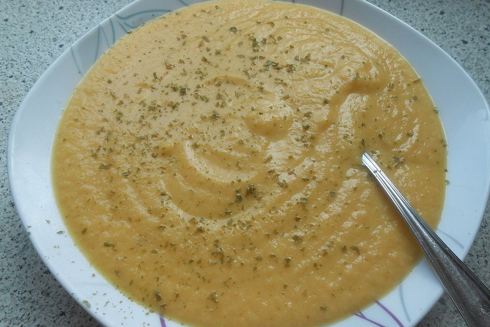 Pastinakensuppe mit Karotten