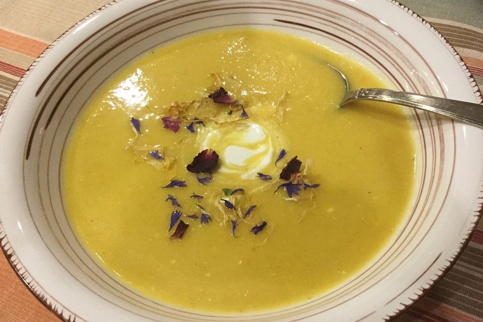 Pastinakensuppe mit Karotten