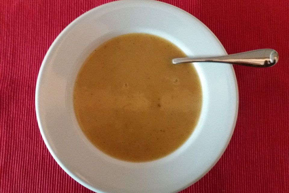 Pastinakensuppe mit Karotten