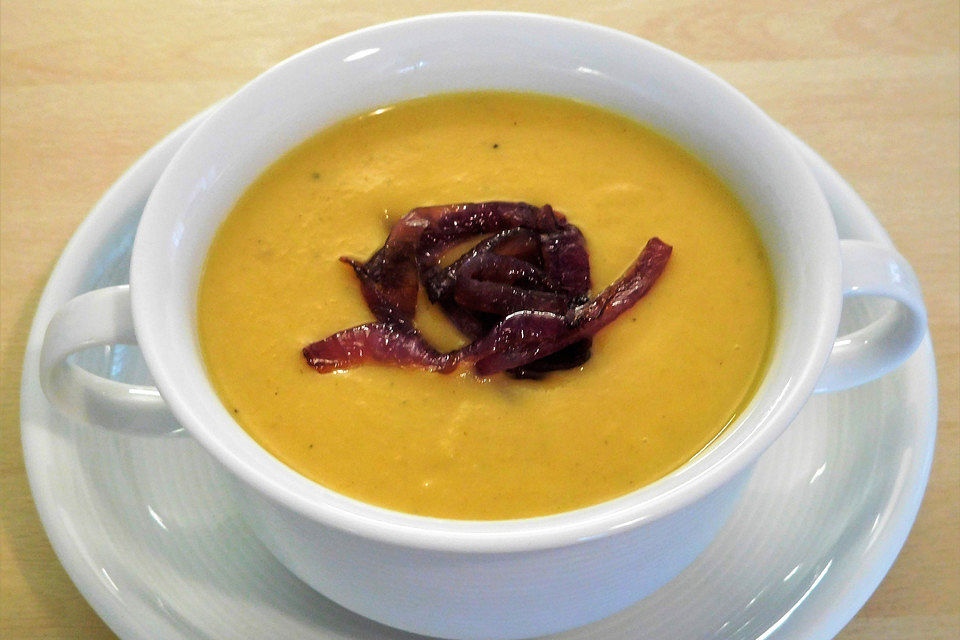 Pastinakensuppe mit Karotten