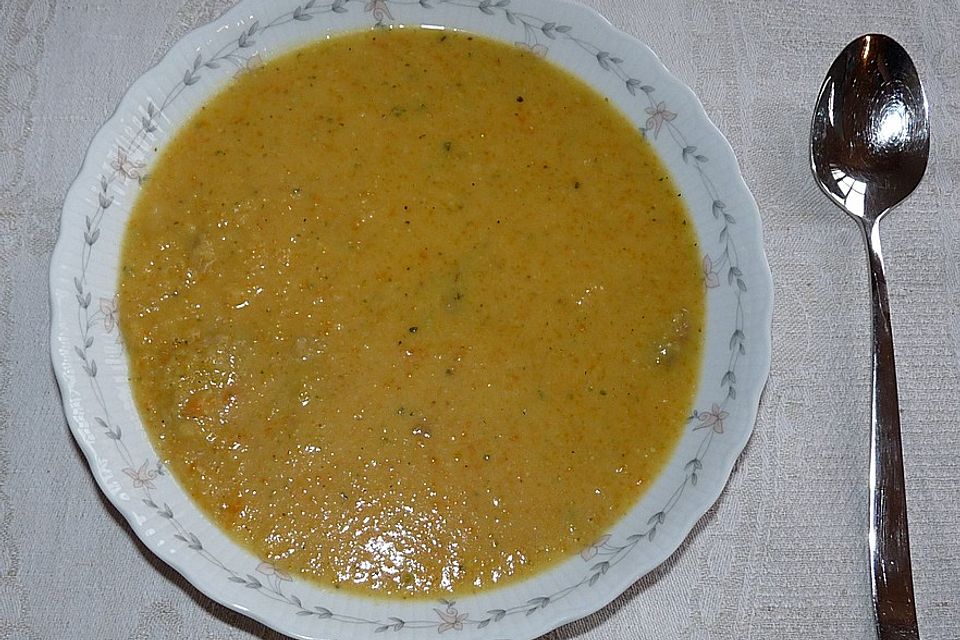 Pastinakensuppe mit Karotten