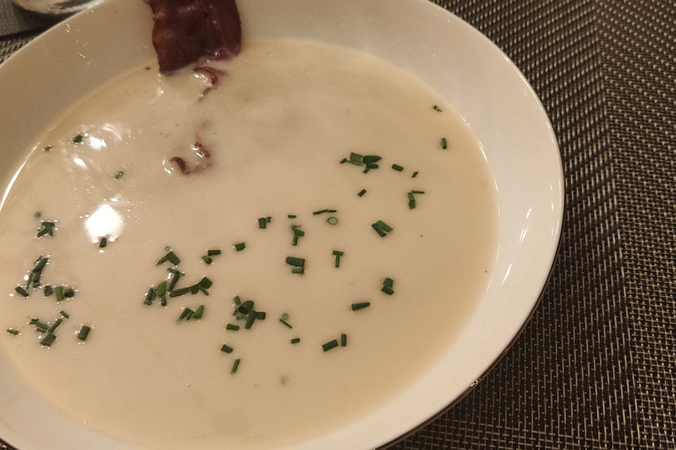 Festliche Rieslingsuppe