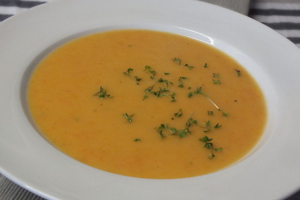 Leckere Kartoffel - Möhren - Suppe