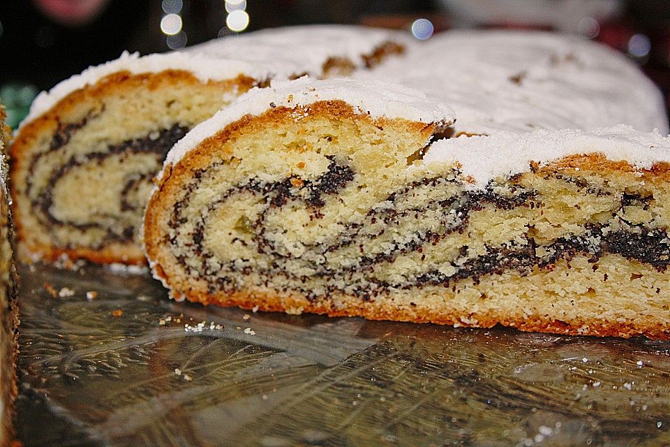 Quarkstollen mit Mohn