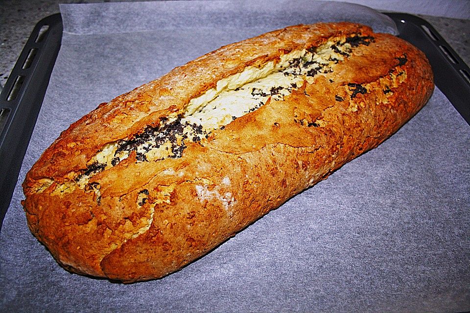 Quarkstollen mit Mohn