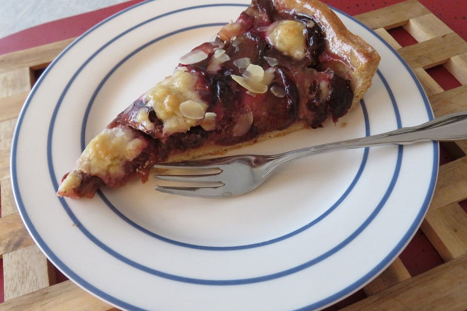 Zwetschgenkuchen mit Marzipan - Mandelstreuseln