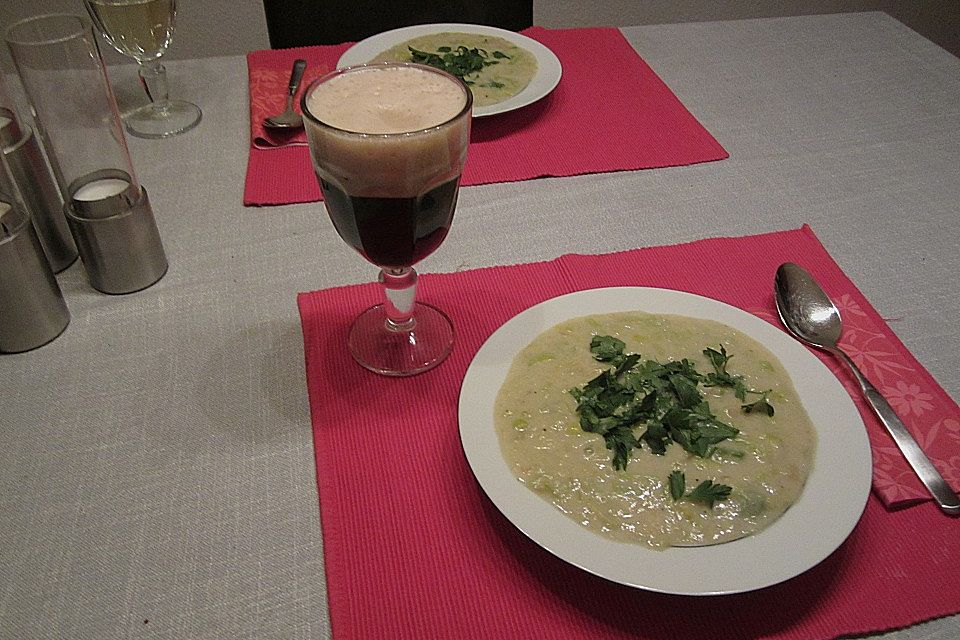 Feine Kartoffelsuppe mit Lachs