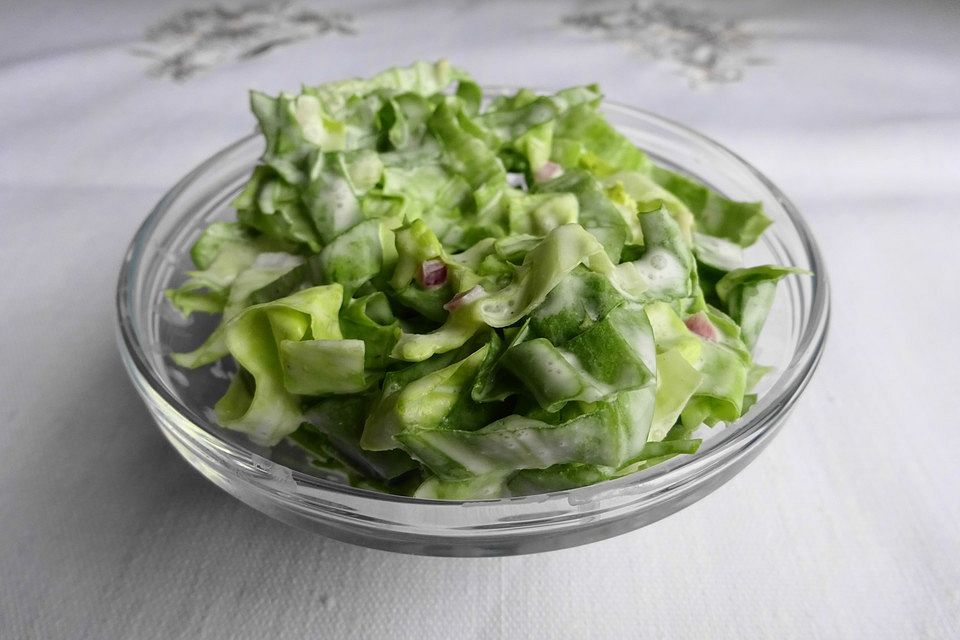 Endiviensalat mit Zwiebel - Sahnedressing