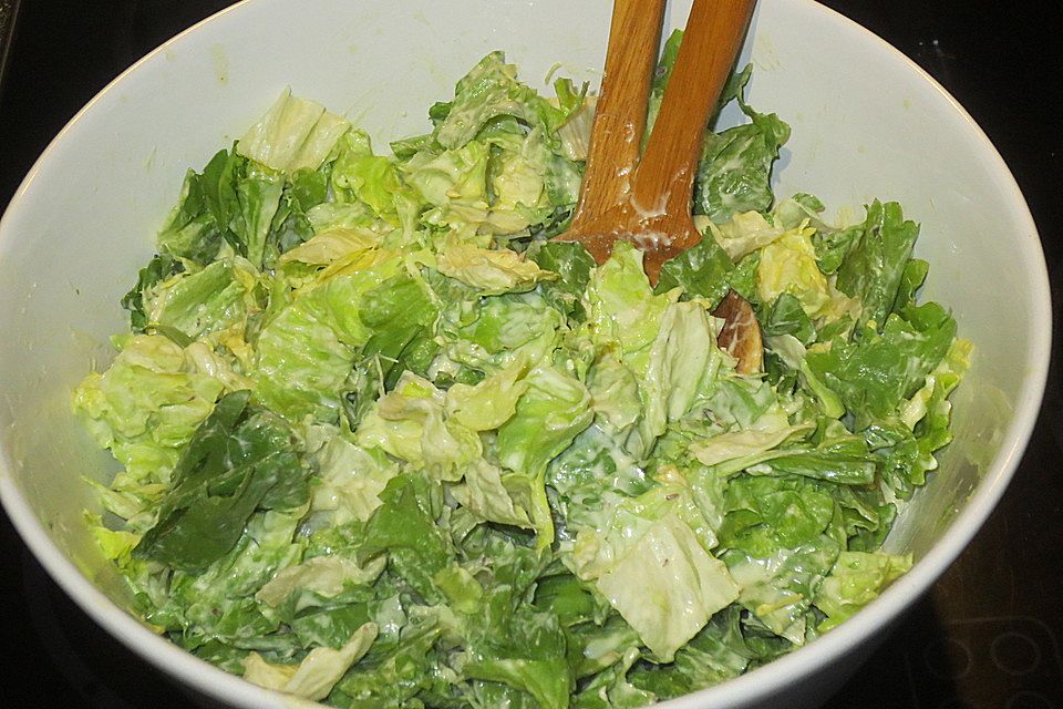 Endiviensalat mit Zwiebel - Sahnedressing