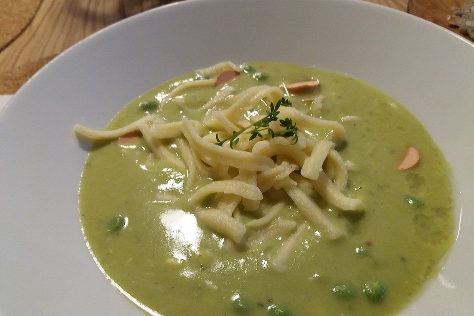 Grüne Erbsensuppe