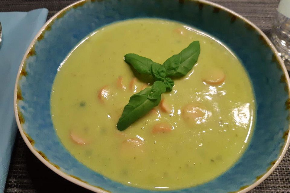 Grüne Erbsensuppe