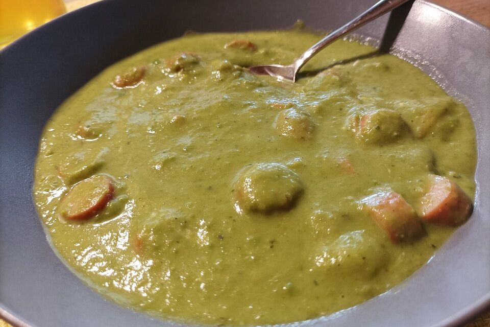 Grüne Erbsensuppe