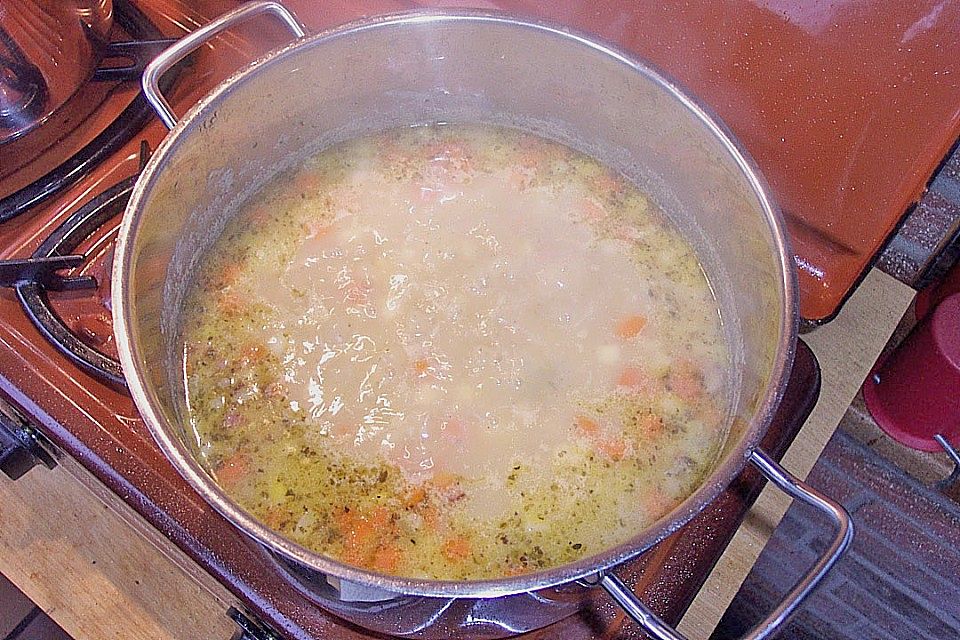 Grüne Erbsensuppe