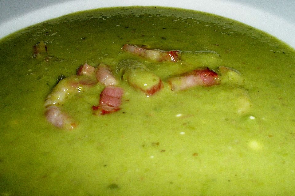 Grüne Erbsensuppe