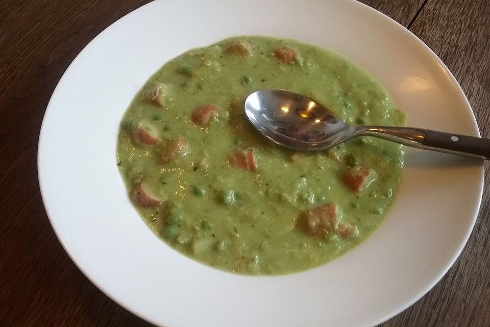 Grüne Erbsensuppe