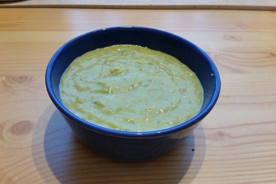 Grüne Erbsensuppe