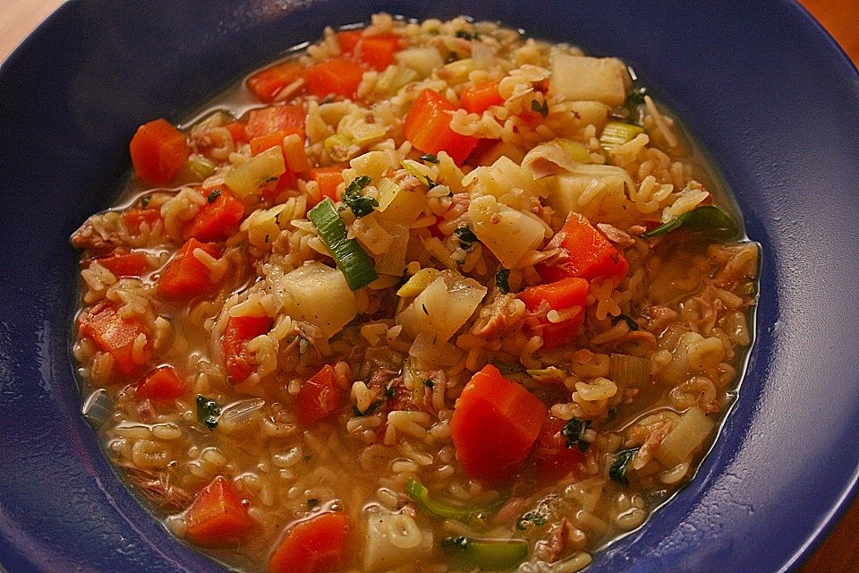 Schnelle Buchstabensuppe mit Thunfisch