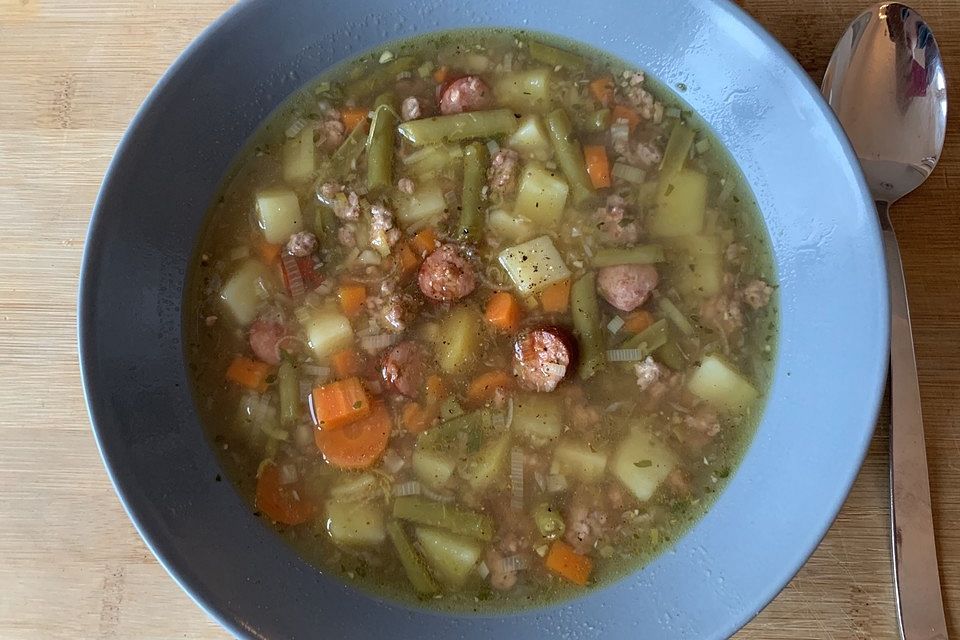 Tuelles Gemüsesuppe