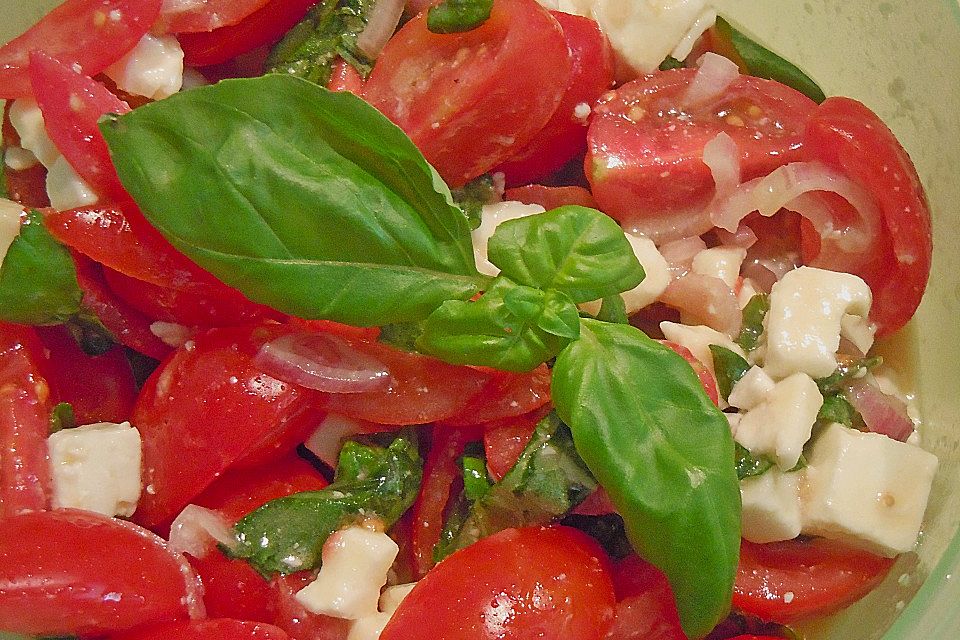 Tomaten - Schafskäsesalat