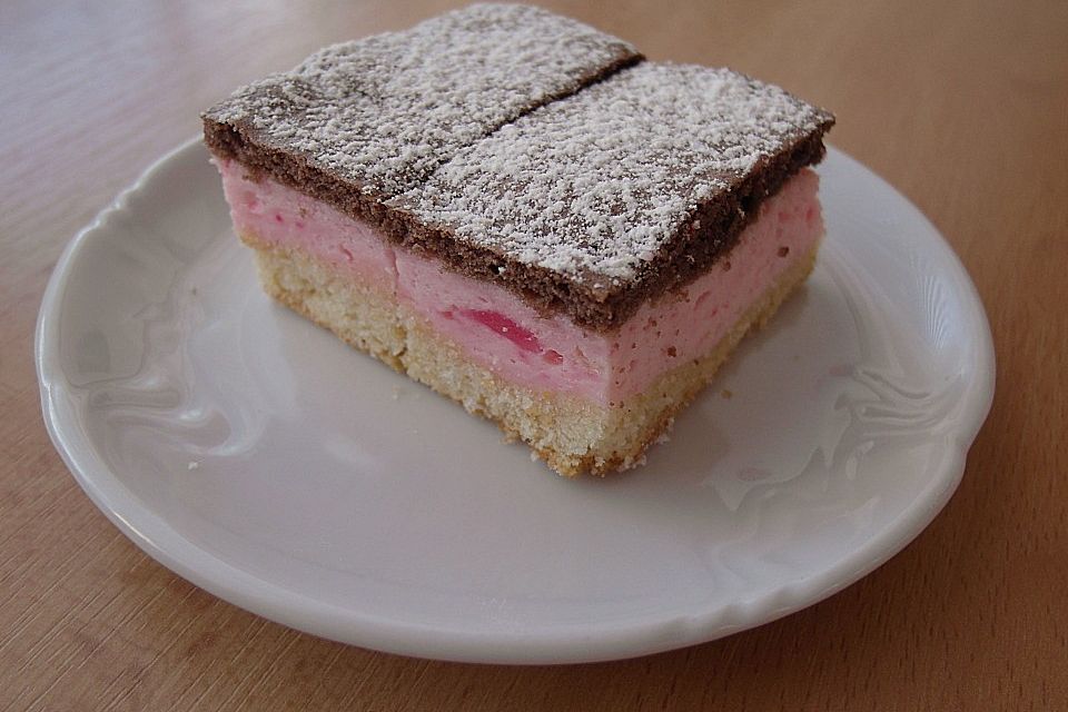 Dreifarbiger Quarkkuchen