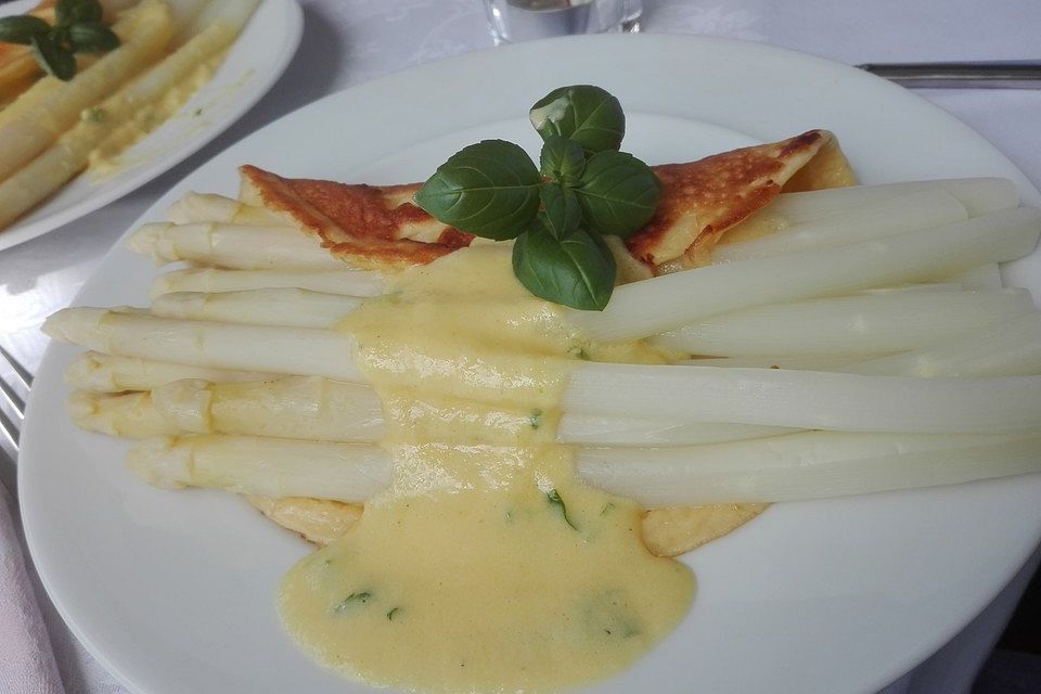 Friedhelms Spargel mit Pfannkuchen