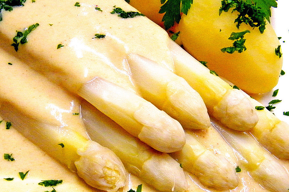 Spargel mit Parmesanschaum