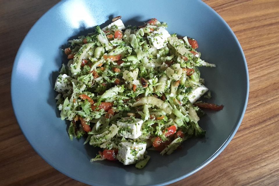 Brokkolisalat