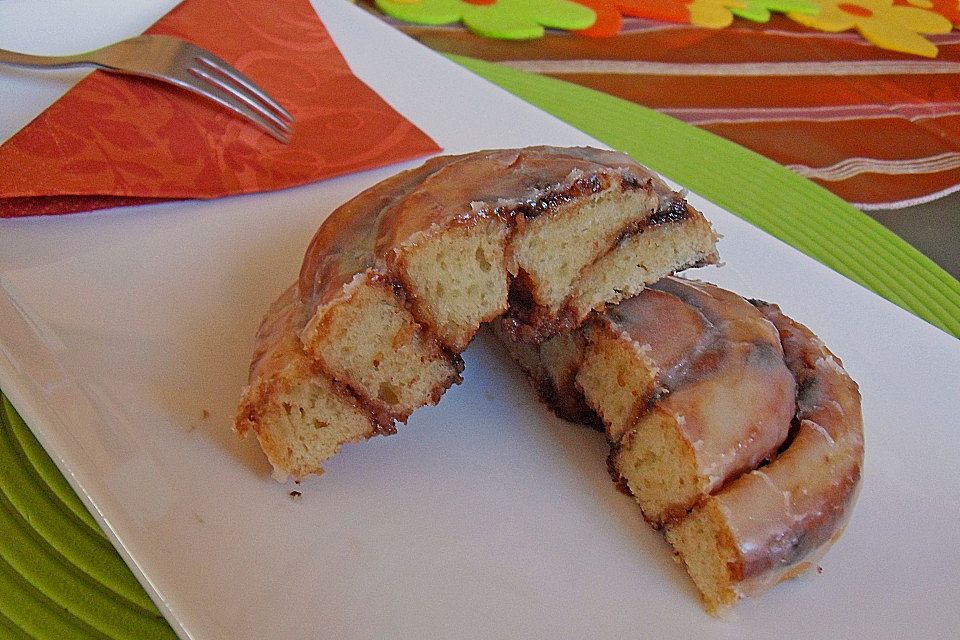 Franzbrötchen mit Walnussfülle