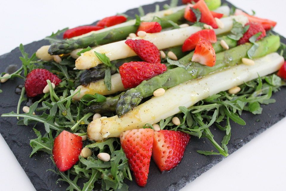 Spargel-Erdbeersalat