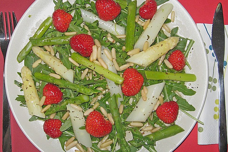 Spargel-Erdbeersalat