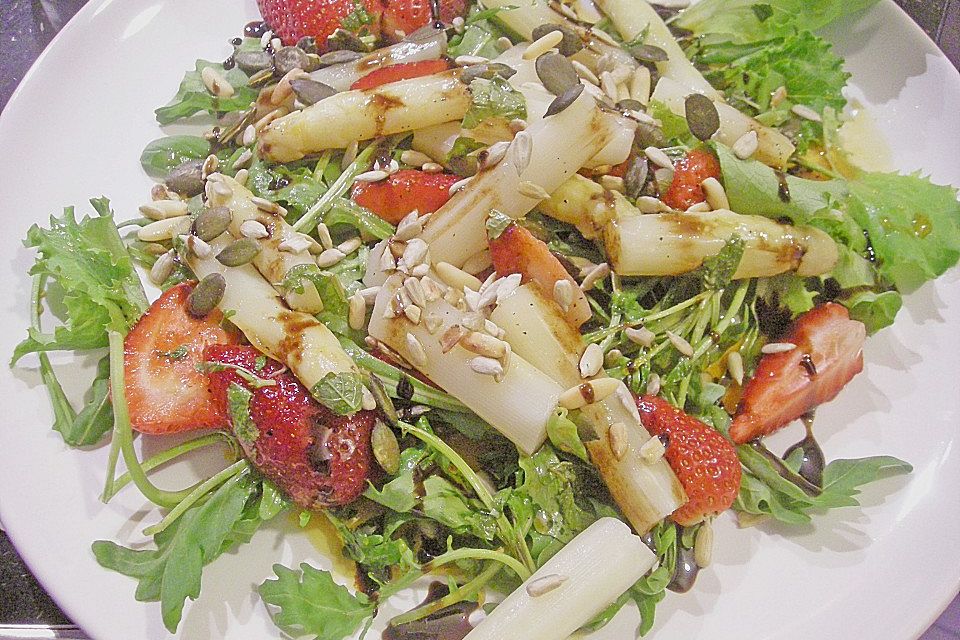 Spargel-Erdbeersalat