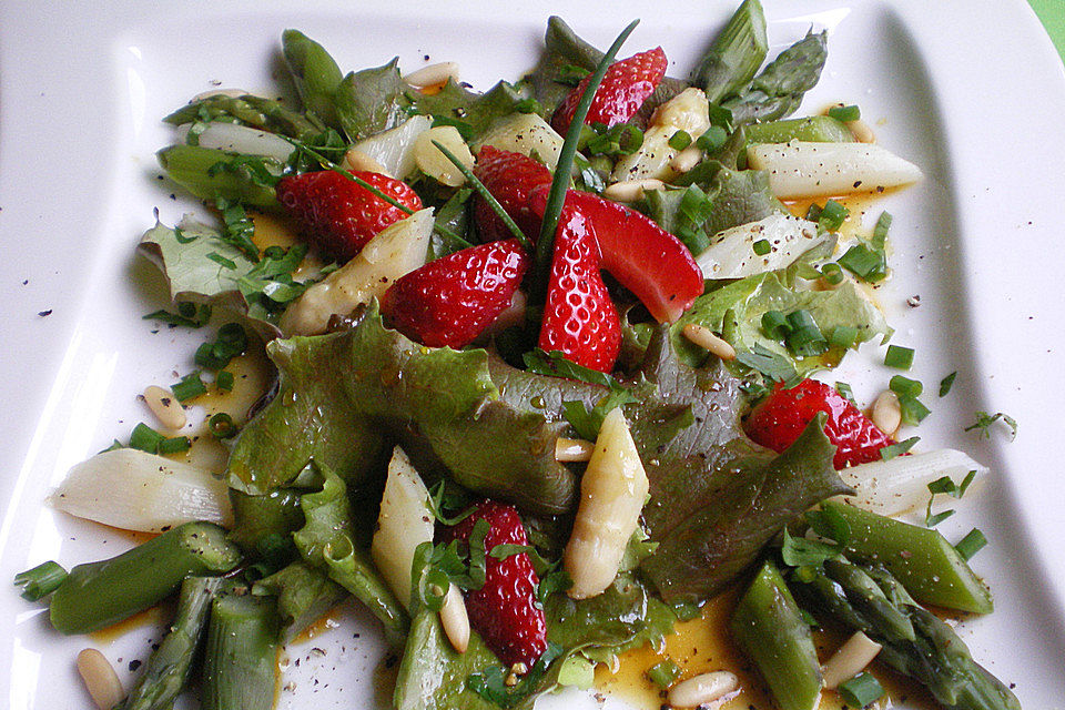 Spargel-Erdbeersalat