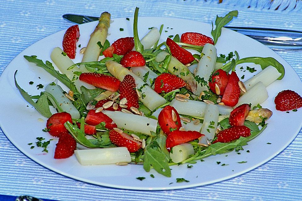 Spargel-Erdbeersalat