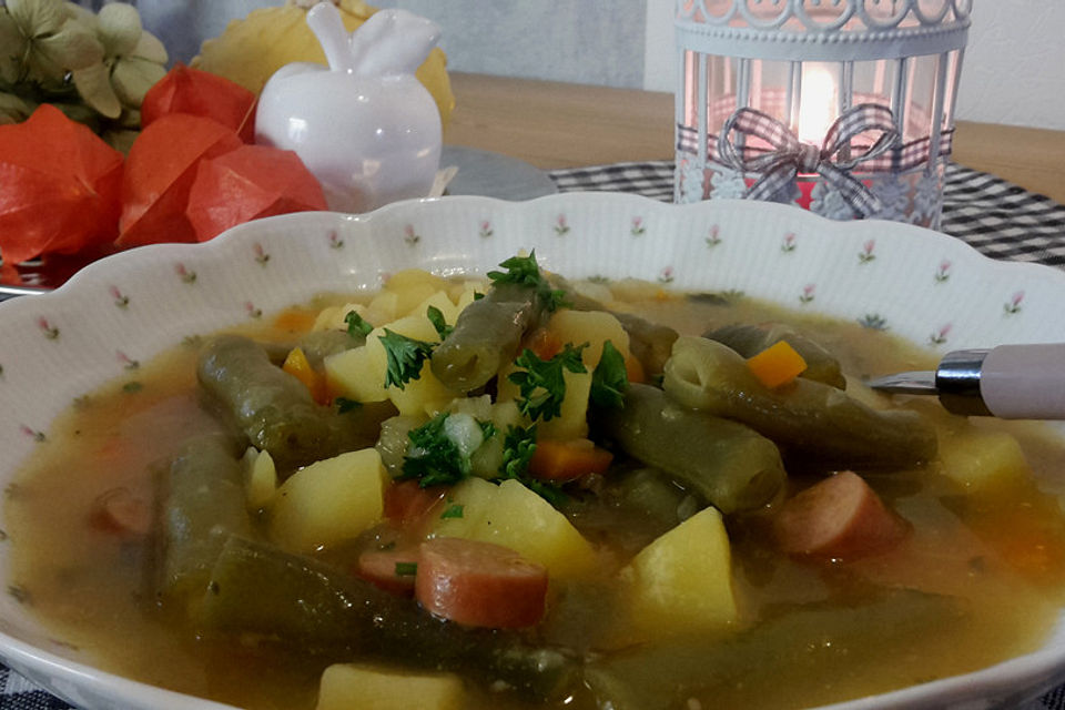 Gemüsesuppe mit grünen Bohnen