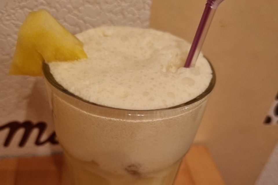 Virgin Colada mit Sahne