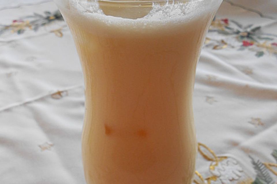 Virgin Colada mit Sahne