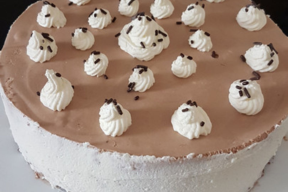 Nougat - Cappuccino - Torte