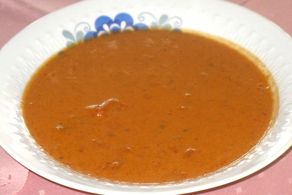 Schnelle Tomatensuppe mit Frischkäse