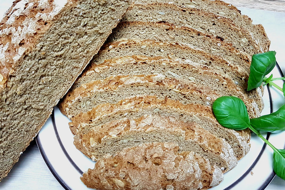 Roggenbrot mit Sonnenblumenkernen