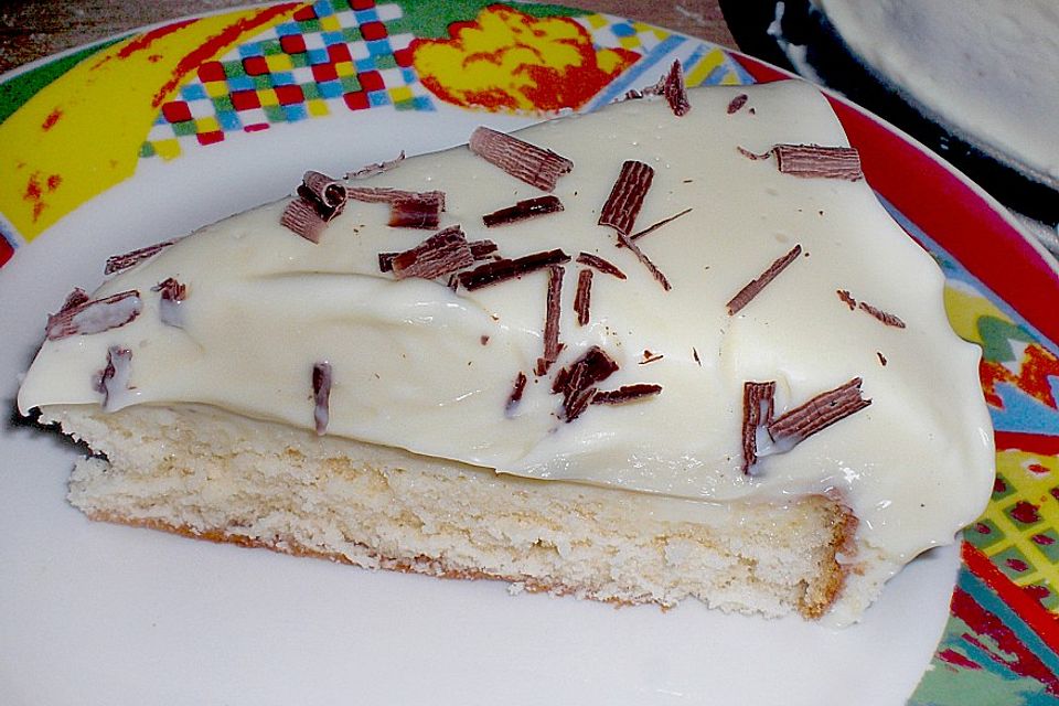 Weiße Schokoladencremetorte