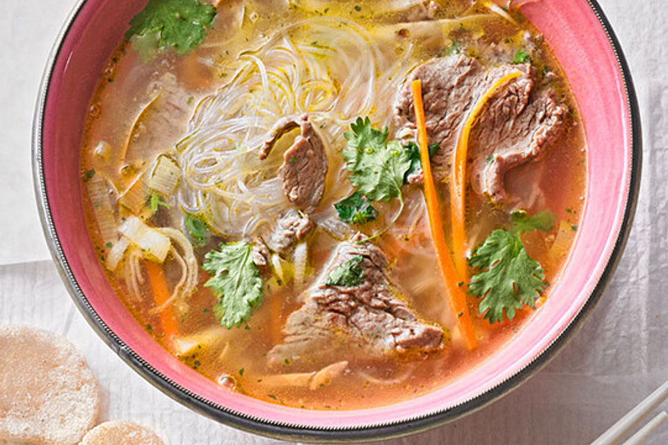 Thai-Nudelsuppe mit Rinderfilet