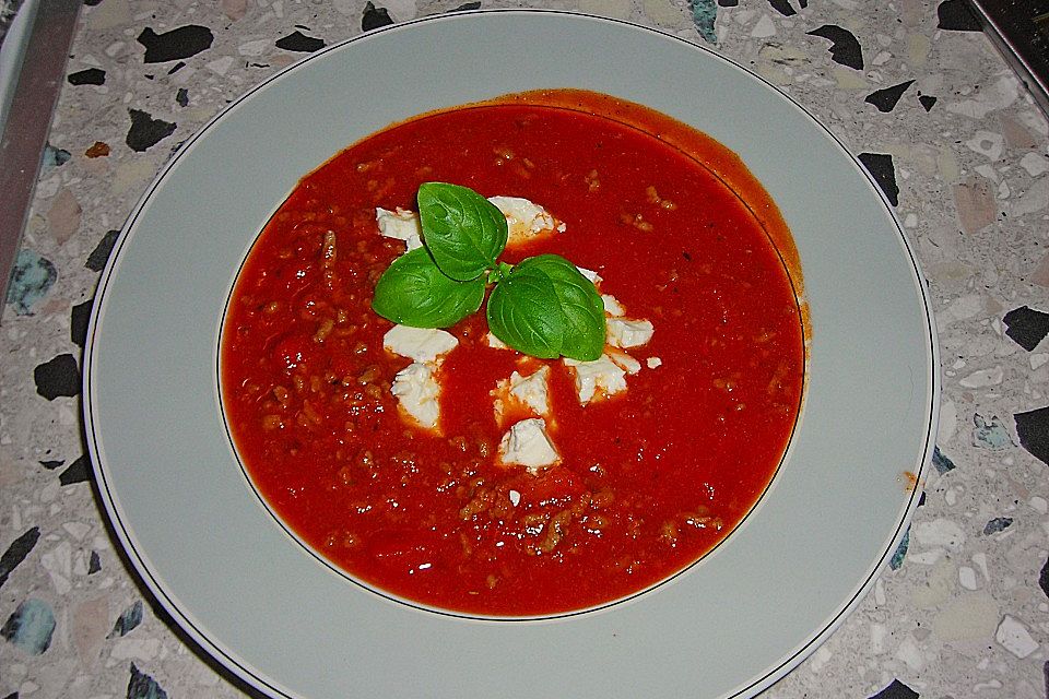 Tomaten - Hackfleischsuppe mit Feta