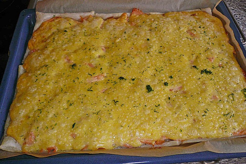 Schwedischer Lachskuchen  'Schwedenpizza'